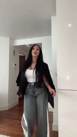 A post by @__rebecaa.02__ on TikTok caption: #fpy 