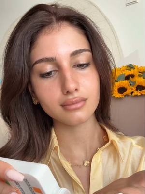 A post by @sherinsbeauty on TikTok caption: دايماً المفضل عندي للصيف 🌼  @larocheposayarabia  #larocheposayarabia 