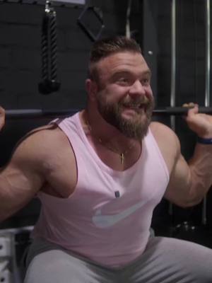 A post by @fitwilly on TikTok caption: ¿LO SABIAS?? Guardalo para hacer tu entrenamiento con una sola máquina! Mi multiestación es la B200 de @titaniumstrengthofficial y tenéis un 6%dto usando mi código “FITWILLY”