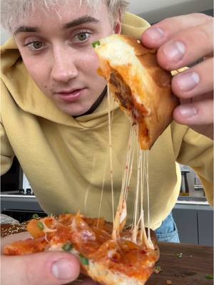 A post by @logagm on TikTok caption: Kinda obsessed with these cheesy kimchi pork sliders @KING’S HAWAIIAN 