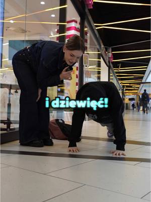 A post by @mobilfoxpolska on TikTok caption: @wojtyczkanna #viralvideos #mobilfox #fyp #dlaciebie 