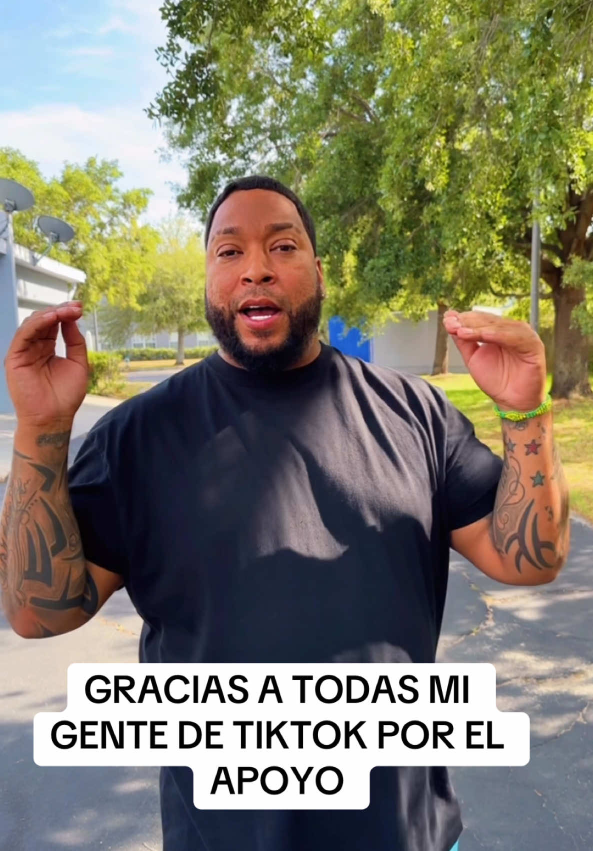 A post by @macolaleyenda on TikTok caption: GRACIAS A TODOS LOS MIO DE TIKTOK LOS AMO AGRADECIDO SIEMPRE#viralvideo #trend #corazones #puertorico🇵🇷 #rd #venezuela #colombia🇨🇴 #LIVEIncentiveProgram #LIVEDebut #PaidPartnership 