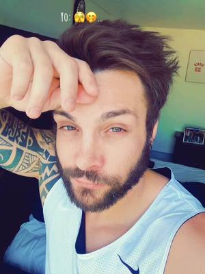 A post by @nicolaporcellaoficial on TikTok caption: Mil historias que contar 🫣