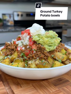A post by @chefkeysh on TikTok caption: Ground turkey potato bowls #chefkeysh 