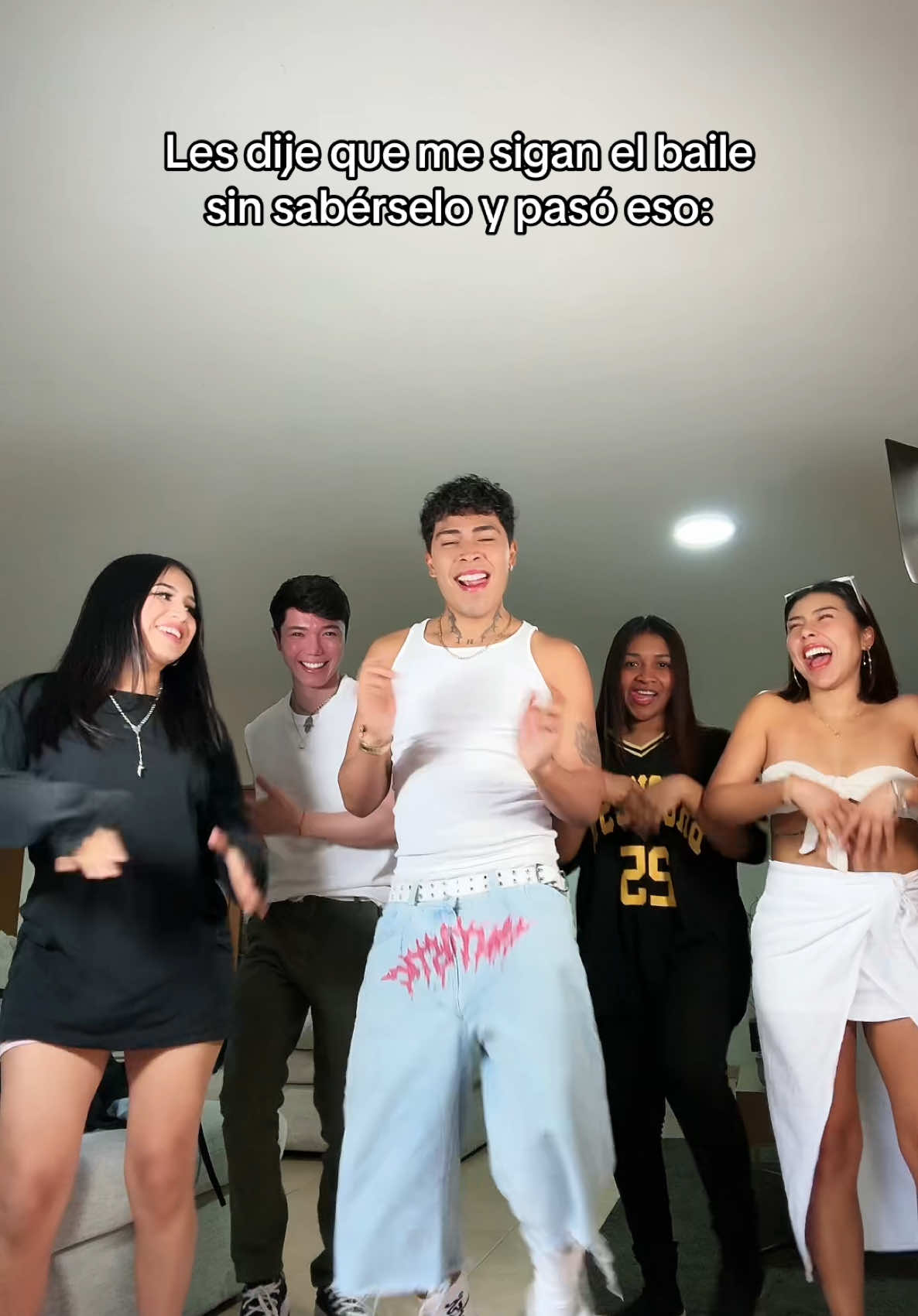 A post by @_shickoo_ on TikTok caption: Quién lo hizo mejor ? 