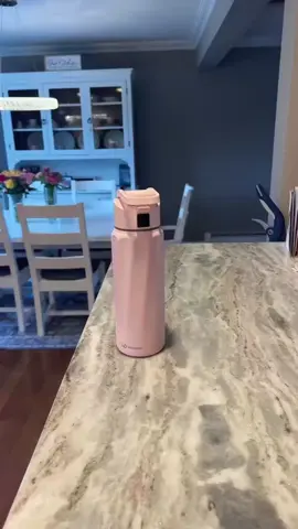 A post by @jojododeals on TikTok caption: STOP SCROLLING YOU NEED TO CHECK THIS OUT !! #waterbottle #waterhwaterbottle #weightlossmotivation #runningtips 