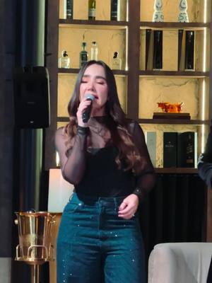 A post by @paolajarapj on TikTok caption: No se imaginan mi felicidad! Quiero verlxs a todxs haciendo sus tiktoks, escuchando #EntreTres quiero ver sus momentos favoritos entre amigxsss! 🫶🏻  #PaolaJara #Francy #ArelysHenao #musicapopular #lyric 