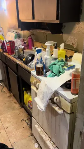 A post by @compassionatecleaning on TikTok caption: Knobs were soaking 🙂  #fyp #compassionatecleaning #nychousing #farrockaway #nycha #nychatok #cleaningasmr 