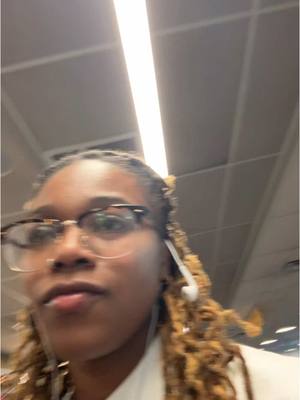 A post by @yddahottie on TikTok caption: i was pissed the duration of the whole flight.