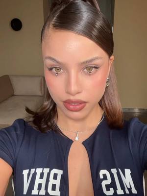 A post by @emiliamernes on TikTok caption: MOTINHA REMIX 2.0 ITS COMINGGG 🏍️ !!!! 24/04 🔥🔥🔥  @Luísa Sonza @DENNIS 