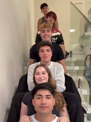 A post by @jcandsondraa on TikTok caption: Quienes son? ❤️ @Carlos Alberto Fuentes @João Ferreira @luan.alencarr @Caio Cerqueira 