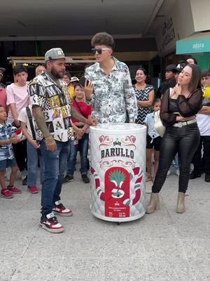A post by @hotspanishmx on TikTok caption: El que se enoja pierde con el suegro #fyp #parati 