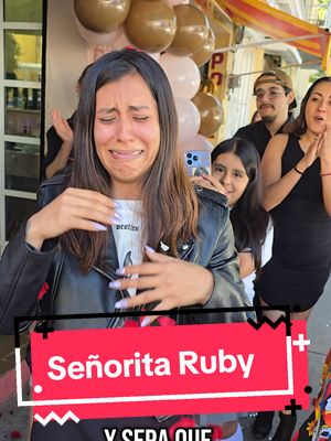 A post by @floreselpatron on TikTok caption: esposa, madre, compañera ❤️