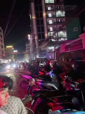 A post by @ounni41 on TikTok caption: @ឡងឌីSL 0889124444 ផុសក្រោយតិចហើយ😂