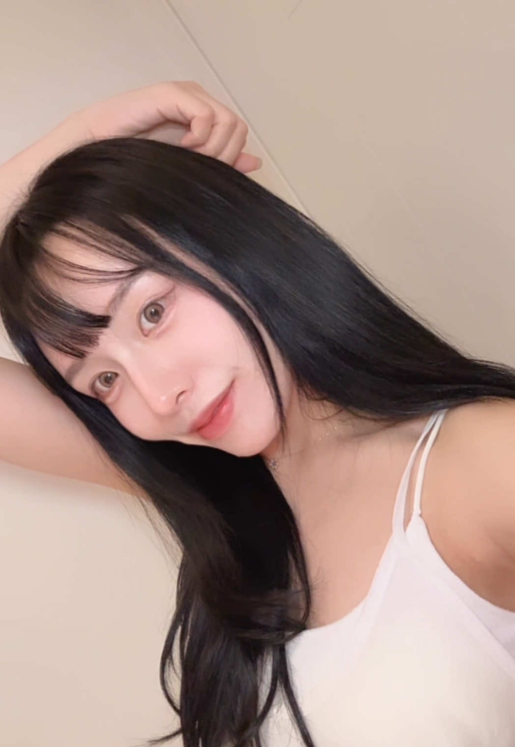 A post by @yuhan7166_ on TikTok caption: 太多人敲碗日常妝容了⋯🥹