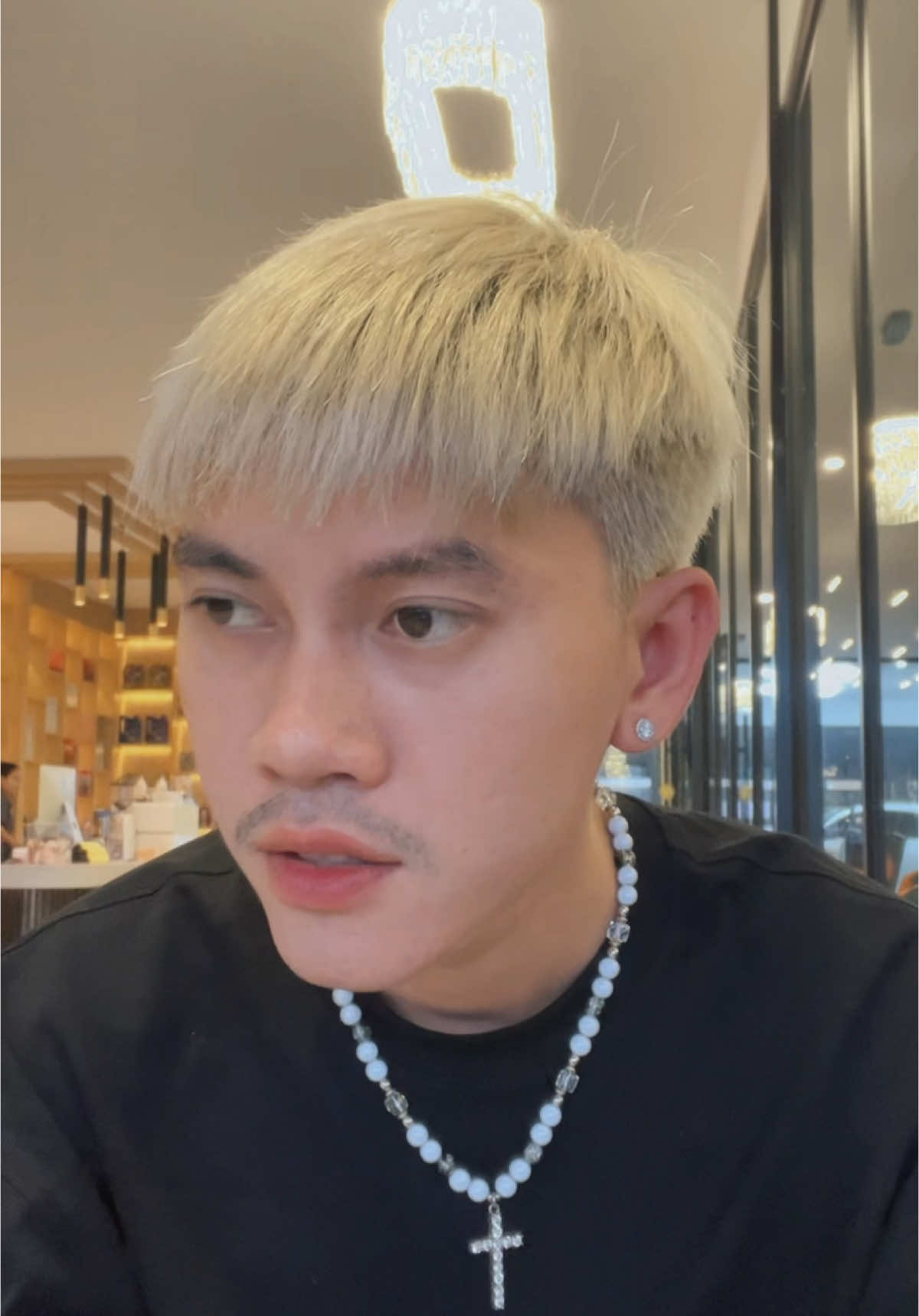 A post by @ndv171 on TikTok caption: គេអ្នកណា 😓