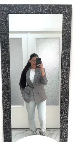 A post by @ralucaminca11 on TikTok caption: #❤️❤️💫