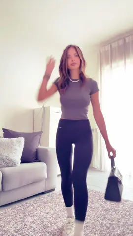 A post by @aurorabaru on TikTok