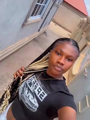 A post by @liyadebby on TikTok caption: #liyadebby #newsound #omahlay 