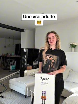 A post by @marie.akashaa on TikTok caption: Produits offerts* Ça c’est du gifting d’adulte ! 🥹 merci @Dyson France 