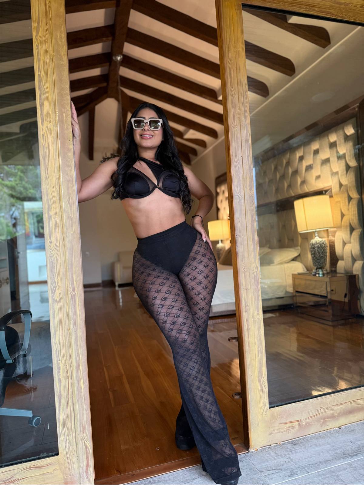 A post by @monicavallejolives on TikTok caption: 🖤