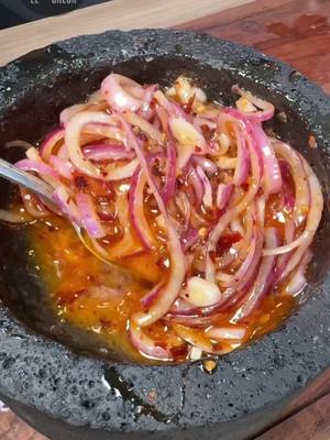 A post by @elmas.salsa55 on TikTok caption: Salsa macha con cebolla acidulada!!! #fyp  #salsa  #receta 