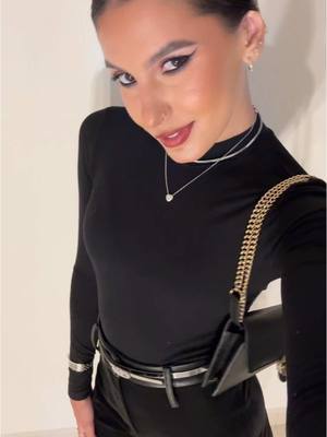A post by @anacastelacantora on TikTok
