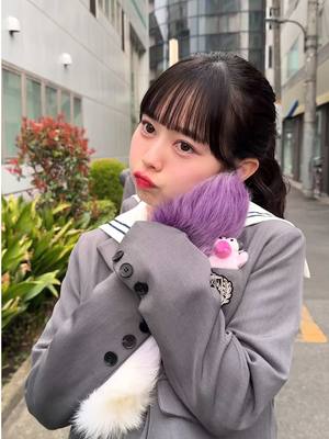 A post by @senpai_jpn5 on TikTok caption: みんなGWなにするの😳💭？ @コンドウサエコ @るいちゃん @宇咲です。🐰 @岸みゆ👶🏻🎀❤️ @かんなみしゃん  #tokyojapan #せんぱい5人が可愛すぎる #返品不能love #japanesegirl #制服 