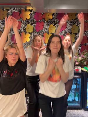 A post by @addisonre on TikTok caption: I QUITTTTTTTT @haimtheband 