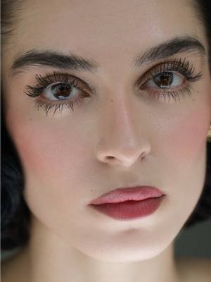 A post by @minazibayi on TikTok caption: The art of curling your lashes ✨✨ without any damage of course  #l#lashesl#lashcurler