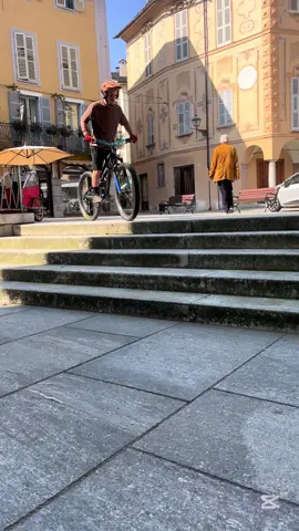 A post by @nick_casella18 on TikTok caption: How can we call this trick?⬇️⬇️ #enjoytheride #onealriders #onealracing #bike #biketrial #streettrial #trial #mtb #brave7 #akaso #teamakaso #actioncamera @CorkiCycles @O’NEAL Racing @All Mountain Style @Buds.sports @FxnGlobal 