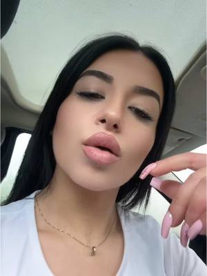 A post by @_martinamars_ on TikTok caption: 🤔