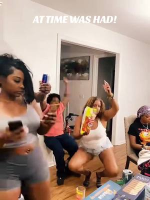 A post by @luxxurylynmal on TikTok caption: Booooooyyyy we had a time last night😂😂😂#foryoupageofficial #funnyvideos 