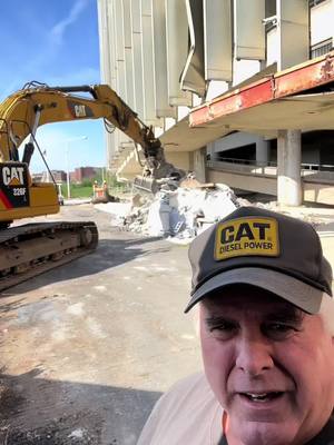 A post by @charlietrucker on TikTok caption: Wrecking My Trailer 🙄#truckertok #farmtok #CapCut #379peterbilt #owneroperatorlife #bucketlife#ohio #michigan #washingtondc 