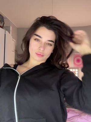A post by @sofiacrisafulli on TikTok