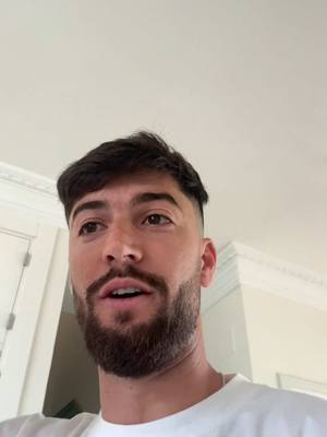 A post by @carliyoelnervio on TikTok caption: La idea ha sido de @aaleeriiveeraa que me gustaría aclarar que somos amigos y nos conocemos #carliyoelnervio 