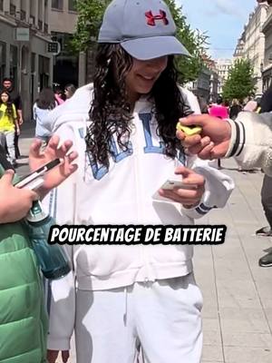 A post by @lelyonnais_ on TikTok caption: Donne ton pourcentage et gagne un cadeau 🎁 #lyon #lelyonnais #cadeau #drole #cadeau #argent #humour 