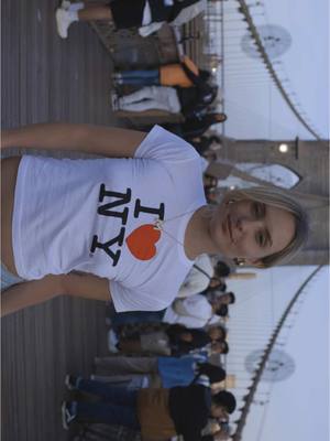 A post by @manondelsolll on TikTok caption: À bientôt New York ✨ 📽️ @alicemenau 