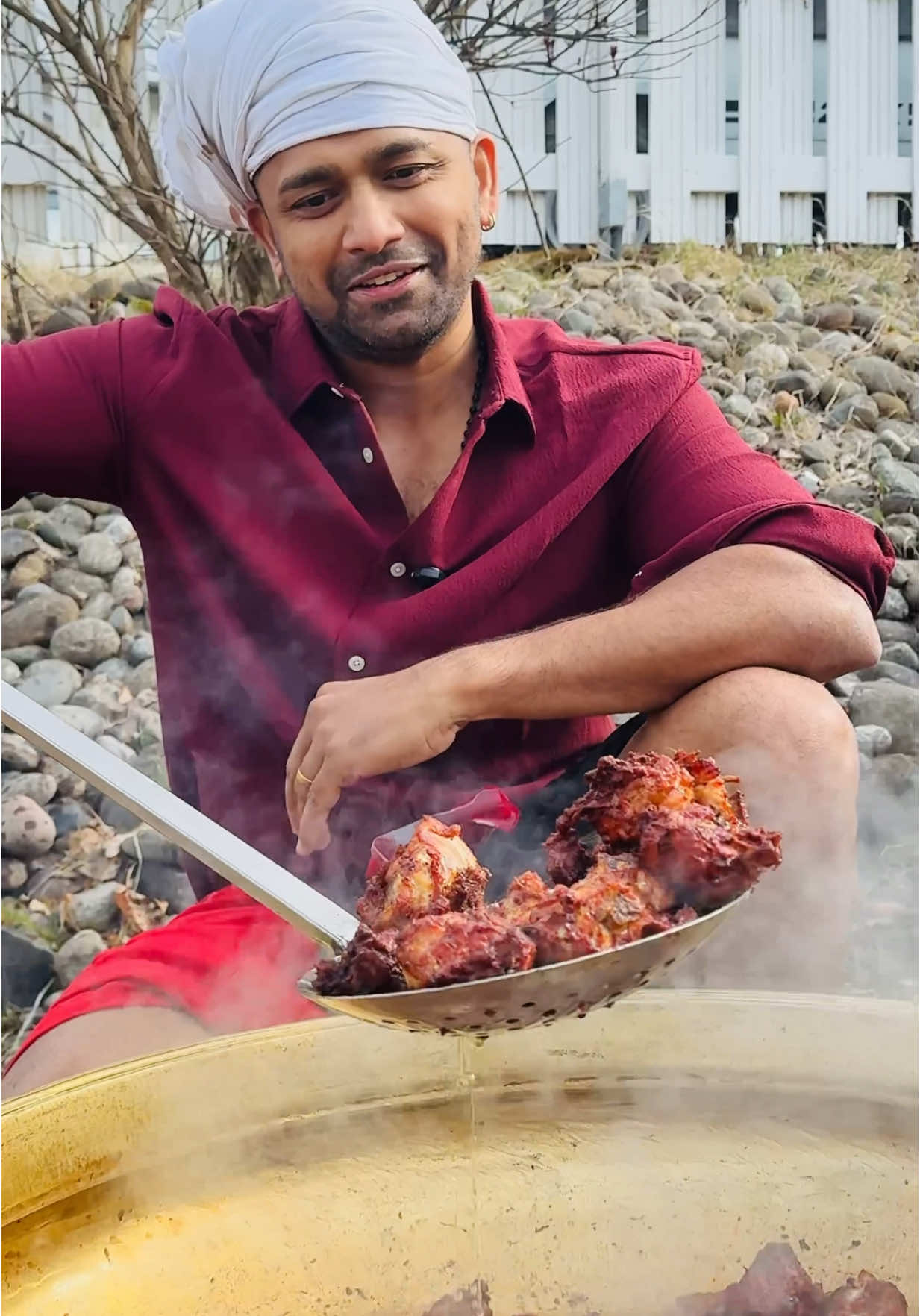 A post by @finlandmallu on TikTok caption: Street style Spicy Fried Chicken #finlandmallu #forypupage #idukkikaran 