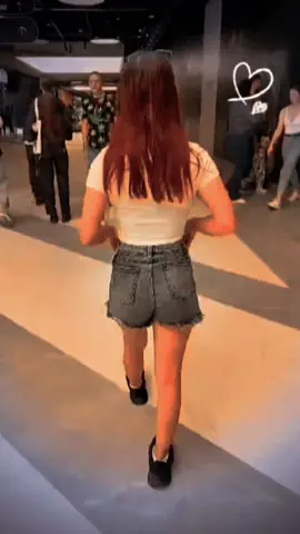A post by @sofyasofy7 on TikTok caption: #CapCut #MollMoldova😍❤️ 