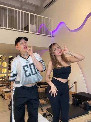 A post by @arigameplays on TikTok caption: Kunno anda en todos lados pero siempre en su era pilates 😛🫰🏼🩷 #arigameplays #ariabela @Kunno 