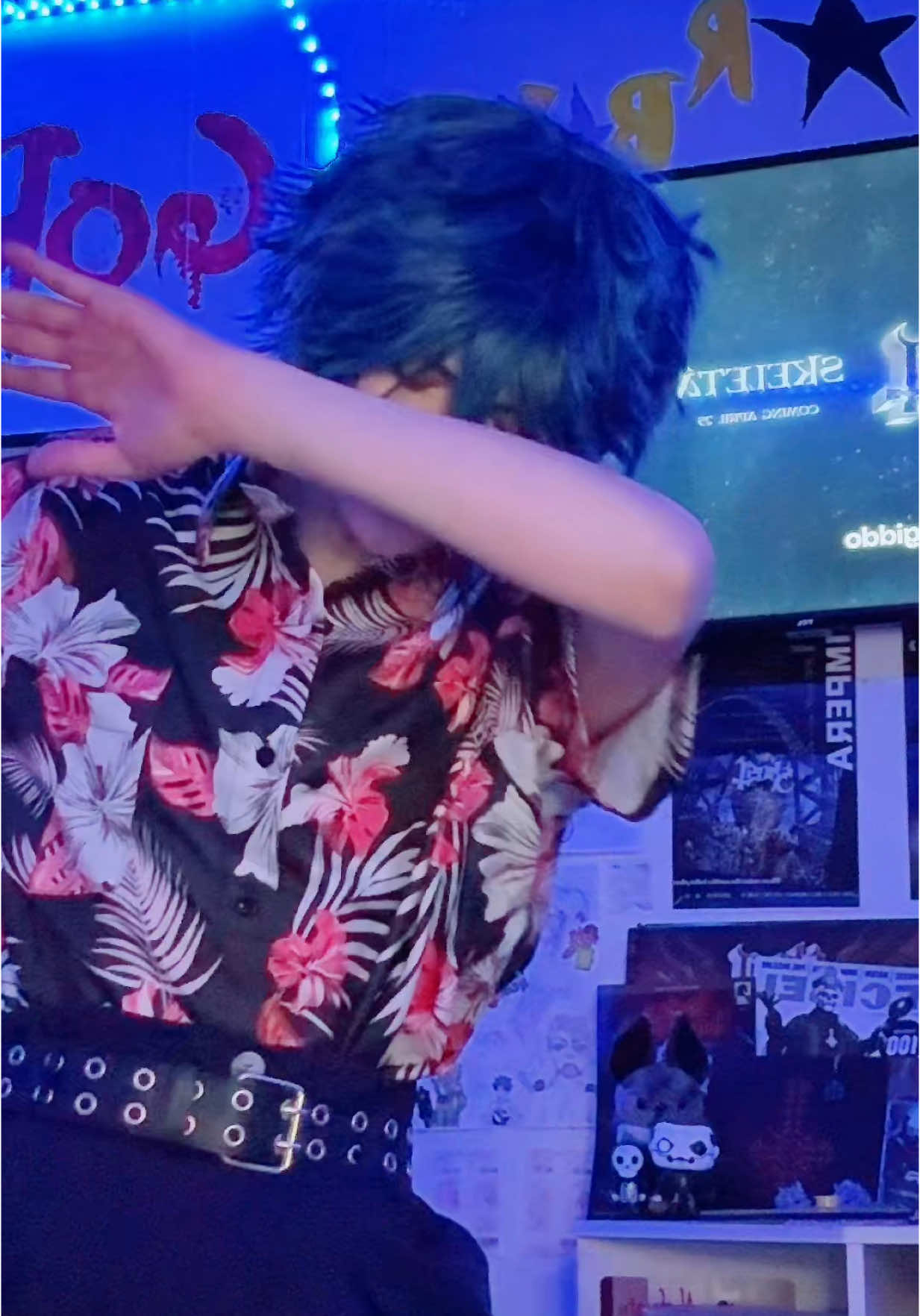 A post by @stupothead on TikTok caption: WATCH ME WHIP WATCH ME NAE NAE 🗣️//My silly whimsy is unmatched .. ANYWYA i hear you guys yelling at me I WILL BRING BACK THE LIVES !! 🫡Everyone say “thank you Stu we love u”  *rubs my hands together with mischief and villainous intent* OK BYE #cosplay #gorillaz #gorillazcosplay #2dgorillaz #gorillaz2d #2dgorillazcosplay #stuartpot #2dcosplay #WAHOO 