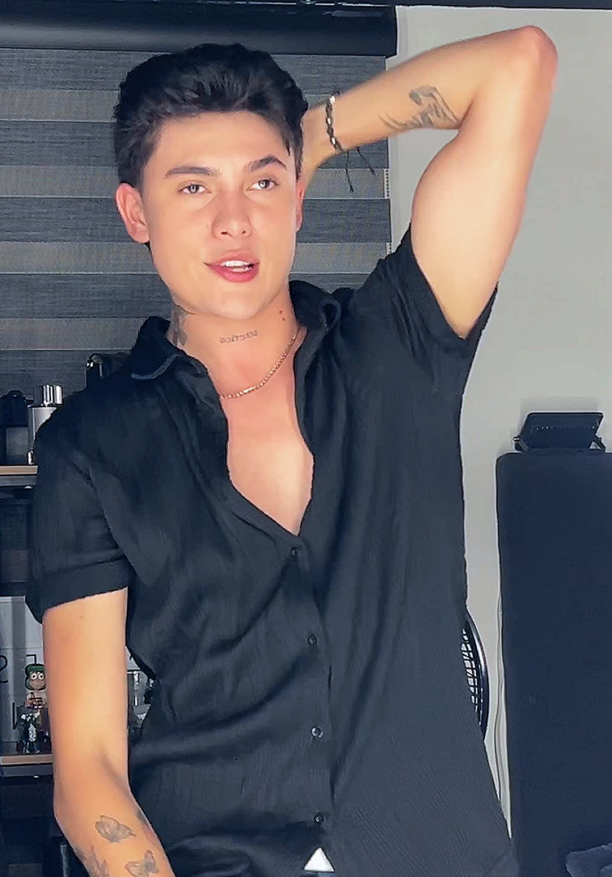 A post by @alexcortex on TikTok caption: Faltaba yo por hacer este trend 🔥 con quien hacemos ente trend ? 