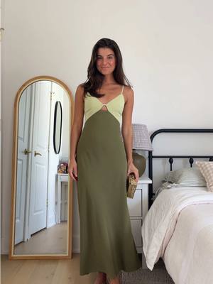 A post by @vivianeaudi on TikTok caption: easy summer dress for a variety of occasions ✨ #summerdresses #summerdresshaul #summeroutfits #transitionsounds #abercrombiehaul #abercrombie #weddingguestdress #weddingguest 