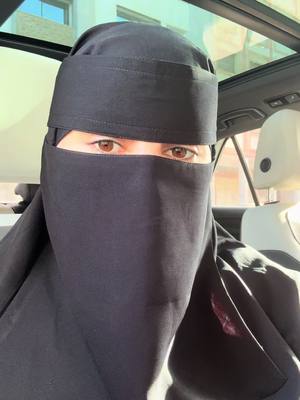 A post by @ghazal_benrabia on TikTok caption: بنادم مريييض فمخو قلبو كحل باقي عندو عقدة غزل بنربيعة خاصها دائما تبقى خايبة واخا تكون مضلومة، انتوما بالضبط حسبي الله ونعم الوكيل فيكم إلى يوم الدين 👌 تابعو أنستاغرامي#ghazalbenrabia #جيش_غزل #🍓يوميات_غزل🍓 