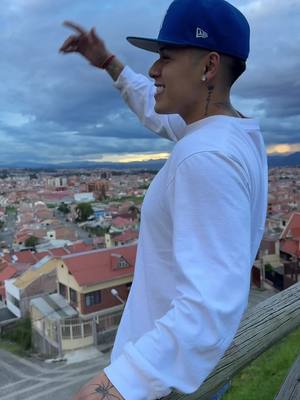 A post by @justincarpioo on TikTok caption: Te espero aqui🇪🇨#cuenca #sintuamor #justincarpio #fypシ #xyzbca #viral #parati #paratiiiiiiiiiiiiiiiiiiiiiiiiiiiiiii #fyp 
