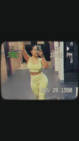 A post by @liseth_leyva on TikTok caption: #explorepage #fyp #parati #Viral #viralvideo #Gym #gymselfie #gymmotivation #gimnasio #twopieceset #glutesworkout #abs #fit 