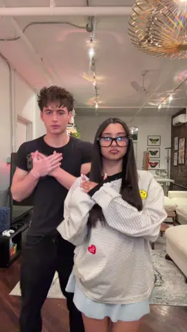 A post by @imsorrymissjacksonuhh on TikTok caption: Dc: @bách 👀
