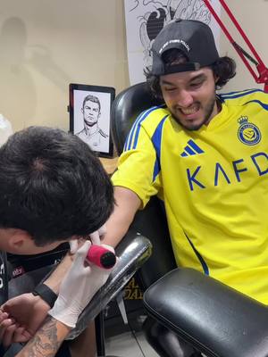A post by @rickylemon99 on TikTok caption: no vuelvo a tatuarme💀