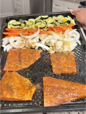A post by @buhhhhreeee on TikTok caption: S/O TO MY DADDY FOR LETTING ME KNOW ABOUT THE GLITCH 😮‍💨👌🏾…TIKTOK GET IT TOGETHER! | #biteswithbuhhhhreeee #food #foodie #cook #cooking #easyrecipe 